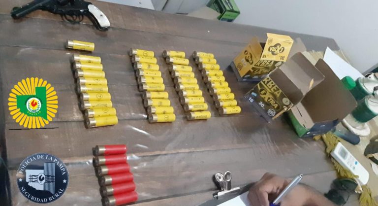 Incautan armas y aves exóticas en operativo conjunto en General Pico