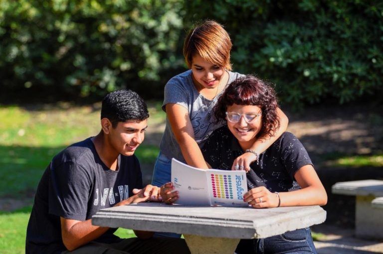 Últimos días para inscribirse en la primera convocatoria de Becas Progresar 2023