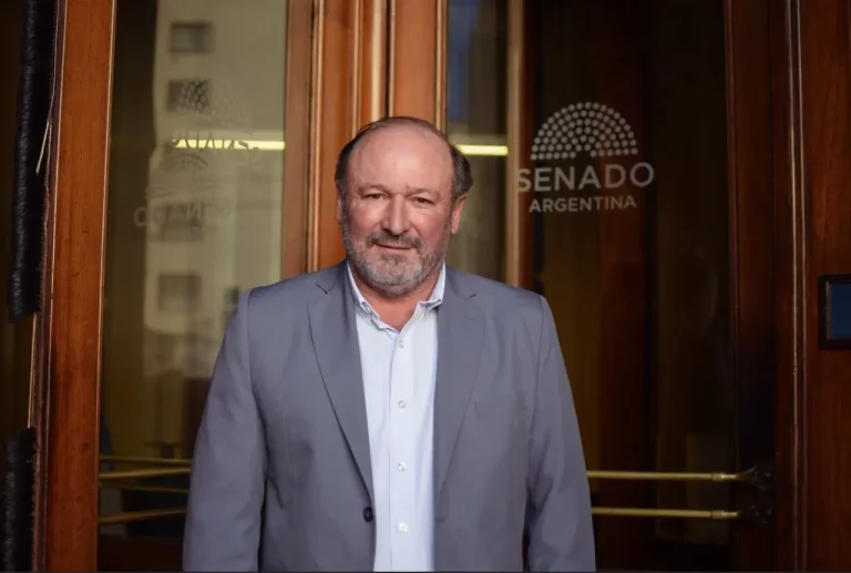 El senador de la UCR Kroneberger critica los recortes en jubilaciones y educación pública: “Son temas emblemáticos para el país”