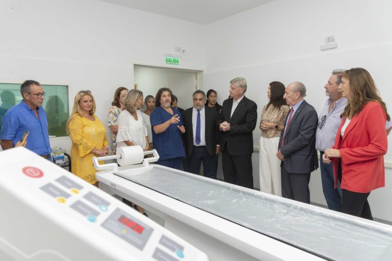 Quedó inaugurado el nuevo tomógrafo en Victorica y anuncian la ampliación del hospital