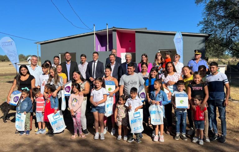 8 familias de Telén cumplieron el sueño de la casa propia