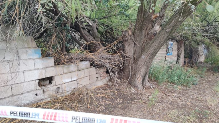 Descubren cadáver en vivienda abandonada durante rastrillaje policial por robo de moto