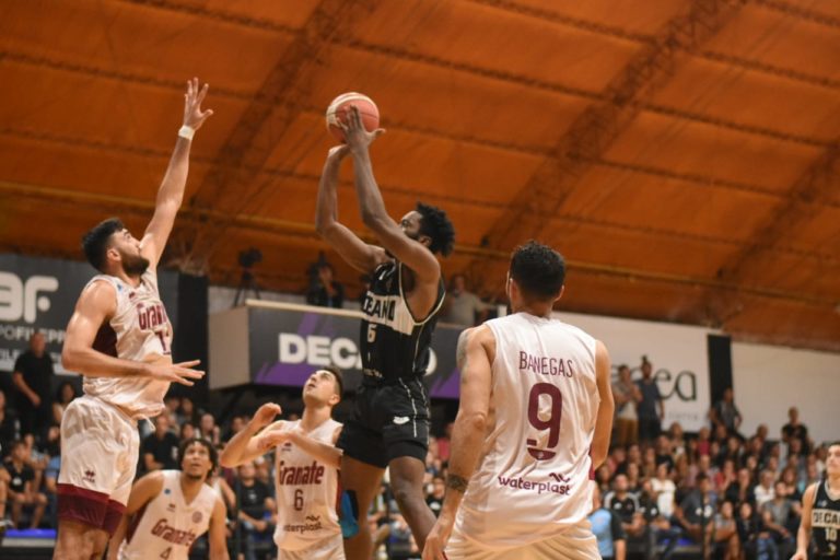 Pico FBC ganó con suficiencia a Lanús en la última fecha de la Fase Regular y deberá esperar