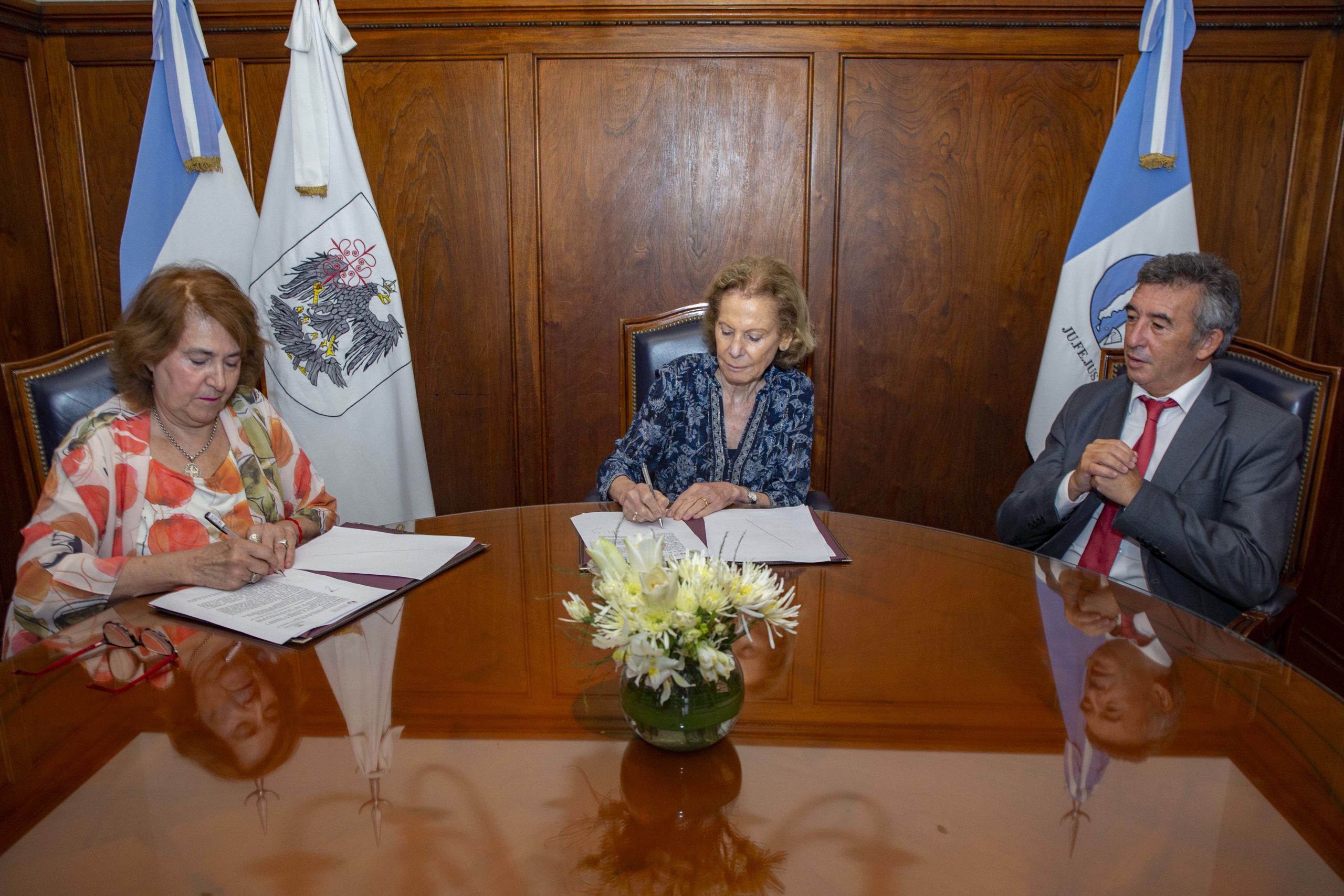 La presidenta del Superior Tribunal de Justicia de La Pampa firmó un acuerdo de cooperación informática con el Tribunal Superior de CABA