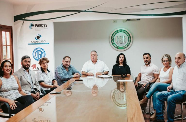 Pedehontaá visitó el Centro Empleados de Comercio por la denuncia de violencia laboral en Cosypro