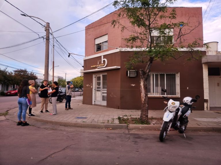 Insólito robo en pastelería piquense: delincuentes se llevan 3.000 pesos y se comen unos postres antes de huir