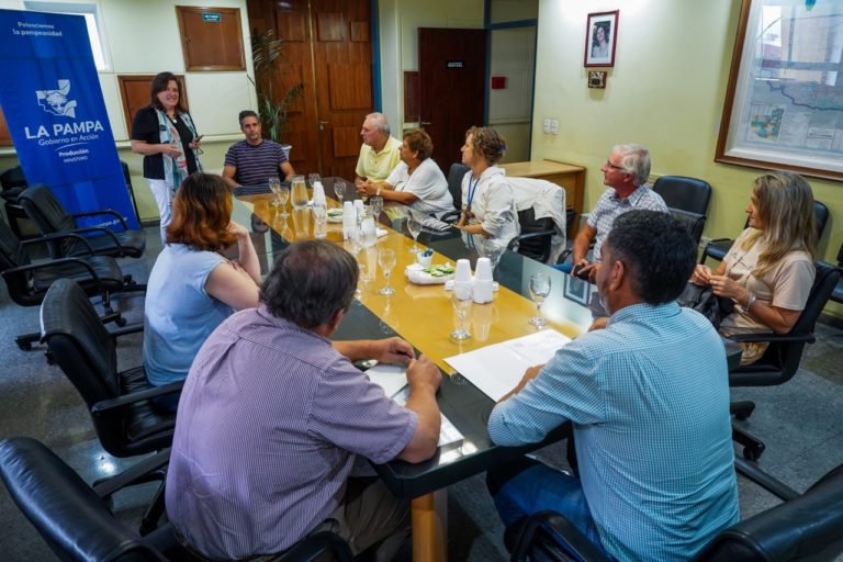 Entregaron 6 Aportes No Reintegrables a productores afectados por incendios por