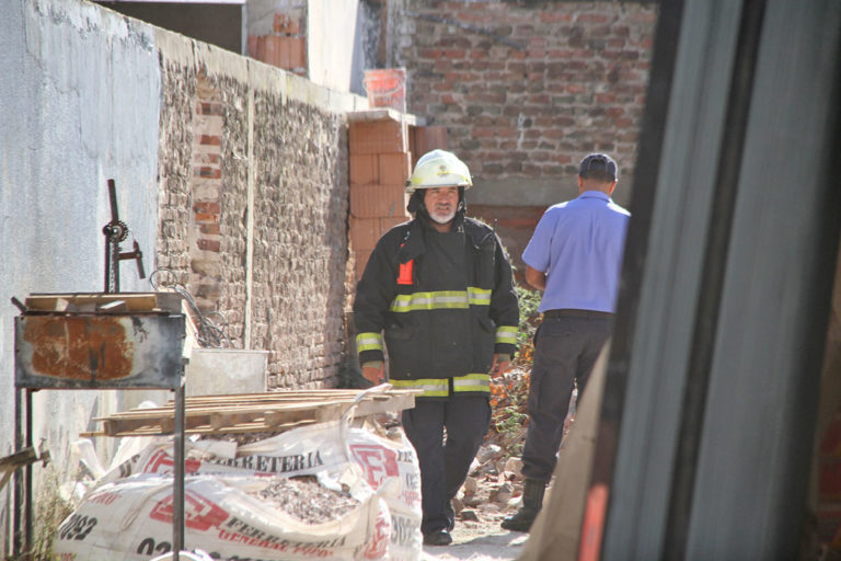 “El accidente se produjo en un sótano donde se trabajaba con pintura asfáltica”, indicó el jefe de bomberos