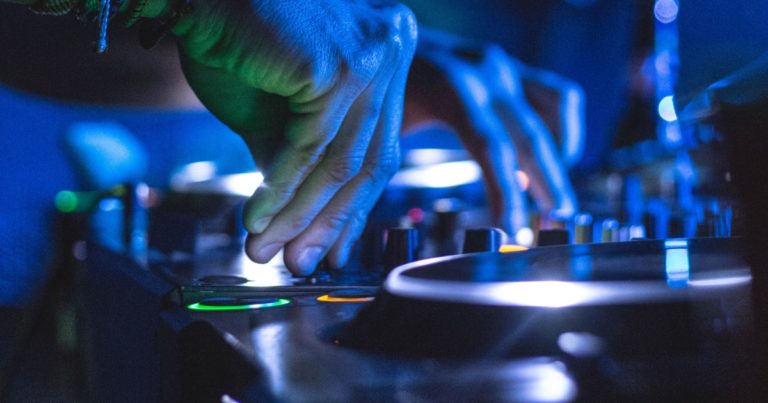 Vecinos ingresaron un reclamo por música alta en la vereda en zona céntrica de General Pico