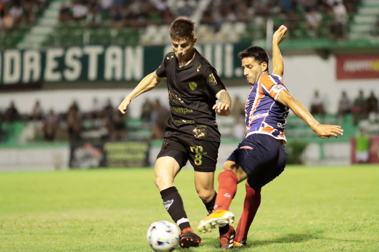 Federal “A”: Ferro va por otra victoria en el “Coloso” ante Atenas de Río IV