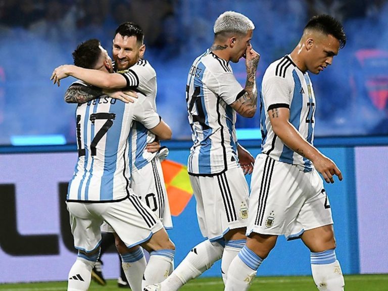 Explotaron los memes en la previa del partido de Argentina, por la especial interpretación del himno