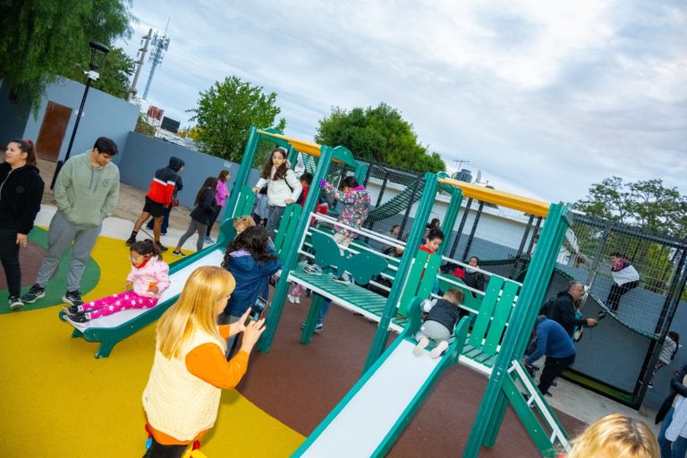 Inauguración de la Plaza Eva Perón modalidad 0880: Un espacio sustentable y multigeneracional