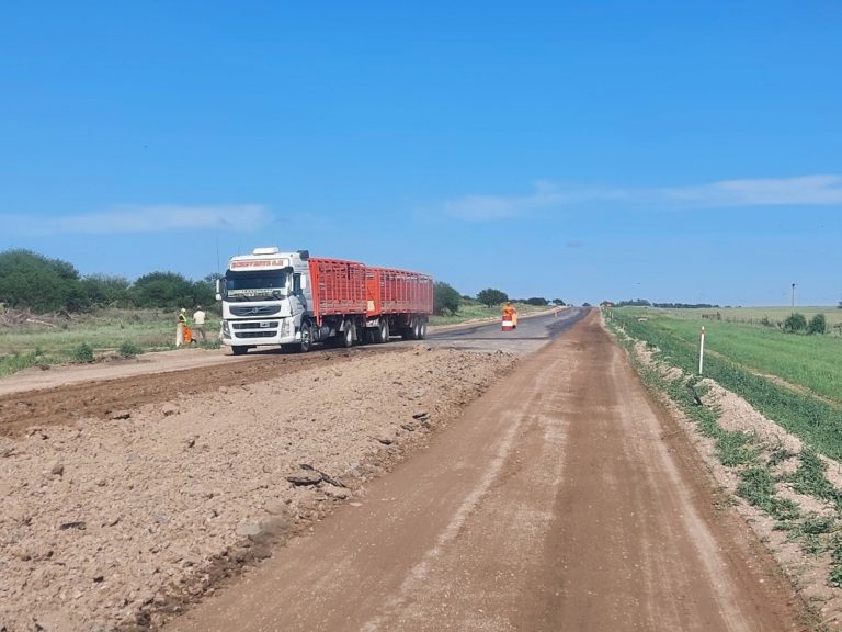 Avanza la pavimentación de la RP 18 con una inversión superior a los $6.000 millones
