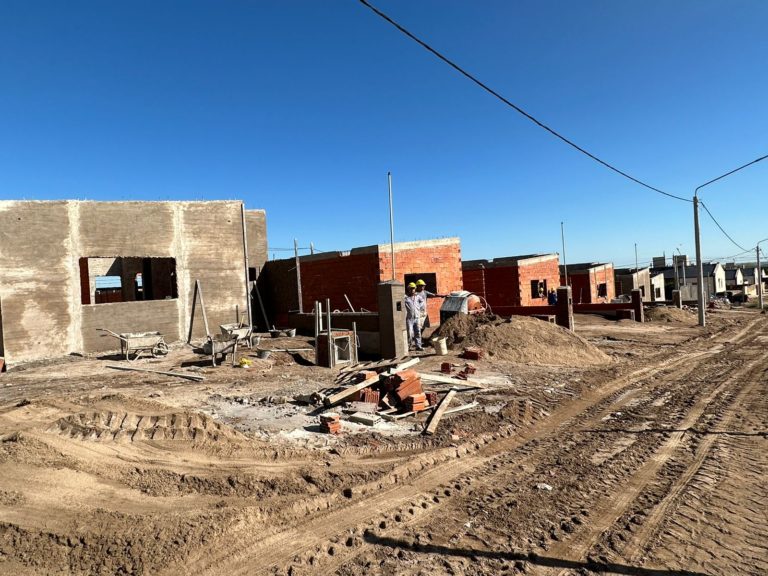 Comienzan a construirse 254 viviendas en 9 localidades pampeanas