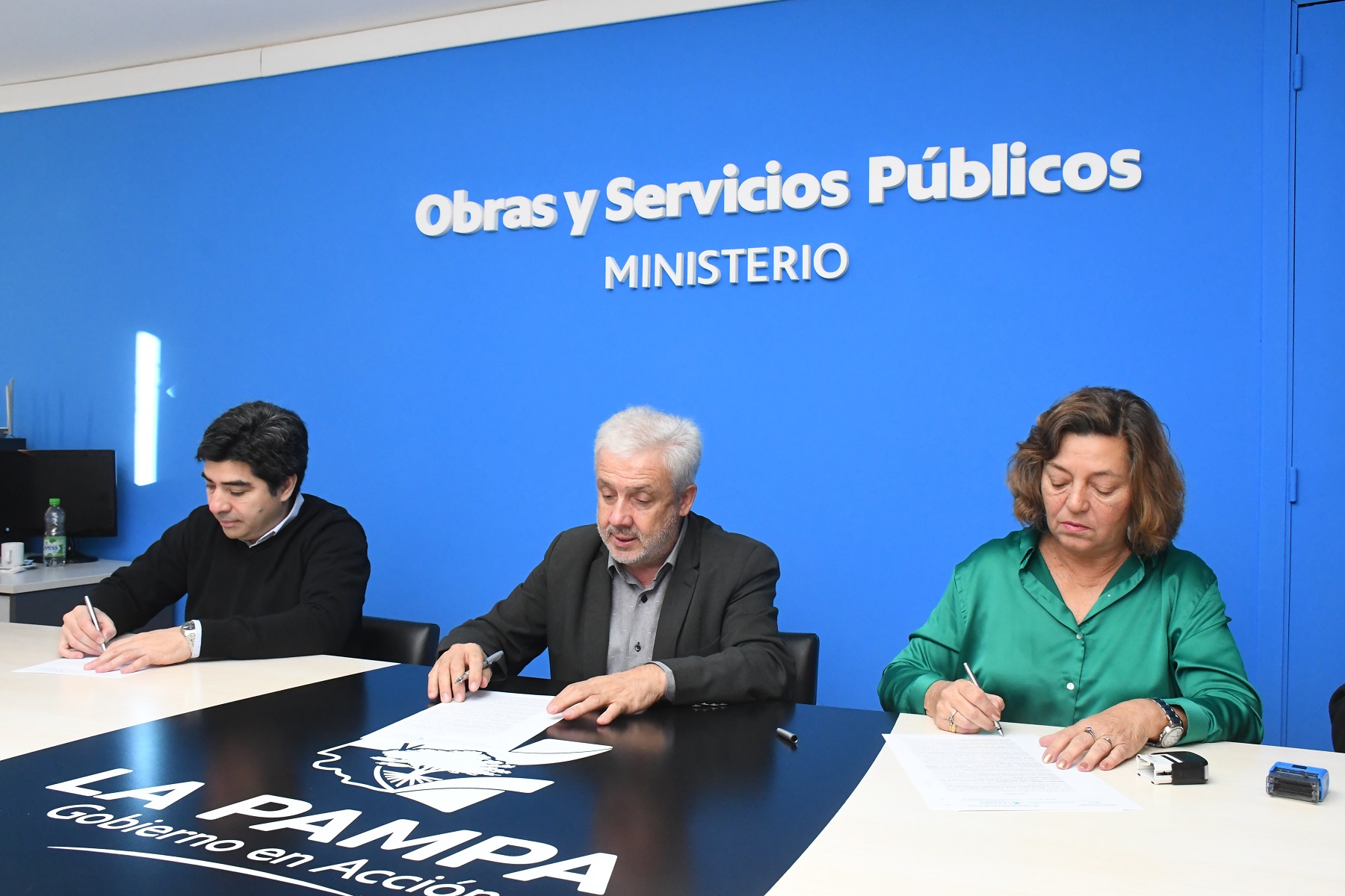 Firman la segunda etapa para renovar la red de agua potable de Colonia Barón