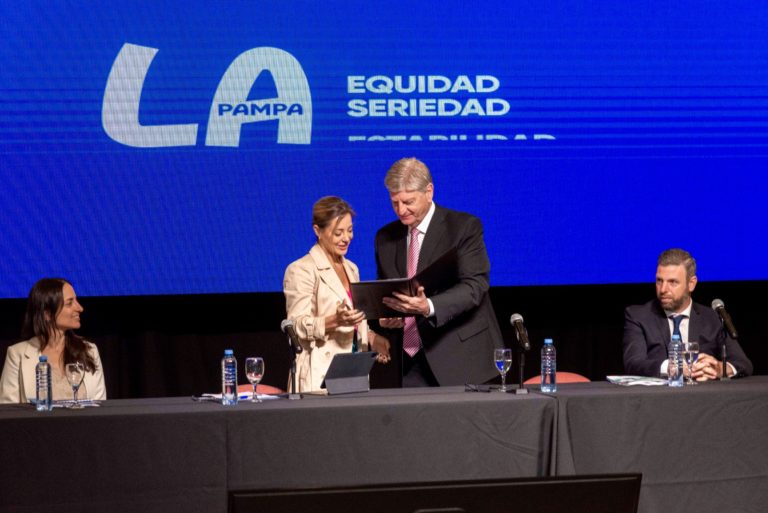 La Pampa lidera en financiamiento de energías limpias mediante recursos hidrocarburíferos