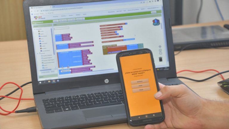 Aplicaciones móviles: empezó taller destinado a docentes y referentes de Secundaria