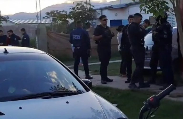 La Rioja: ingresó a una casa a robar; vecinos lo atraparon, lo lincharon y lo mataron
