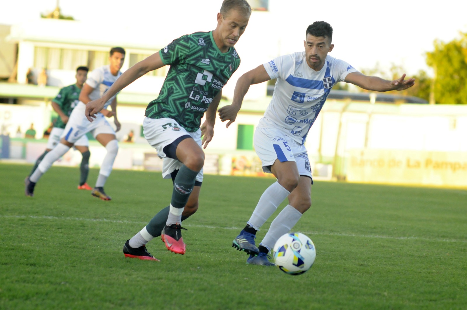 Ferro y un triunfo que invita a soñar en el Federal A: goleó a Atenas de Río IV
