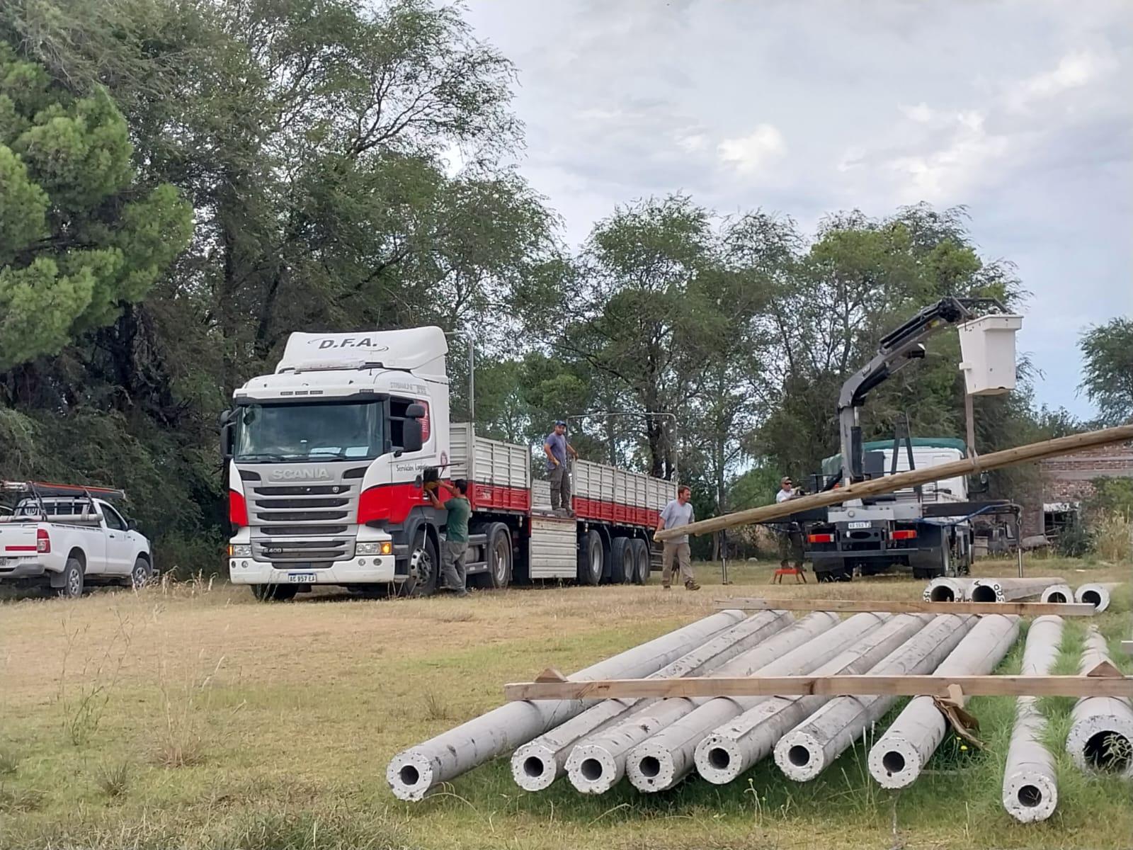 Comenzaron los trabajos para el tendido de fibra óptica domiciliaria en Arata
