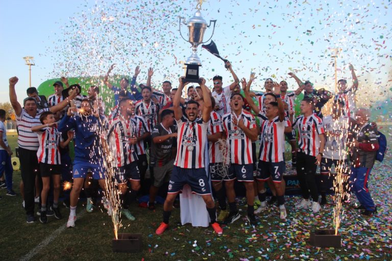 Galería de fotos de la definición por penales y festejos en la final del Provincial de Fútbol