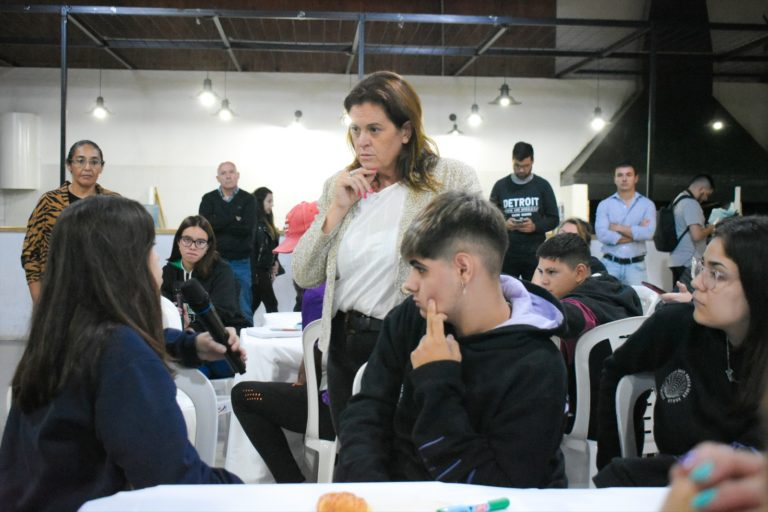 “Tenemos que tener las pruebas en el momento”, afirmó Alonso sobre las fiestas ilegales