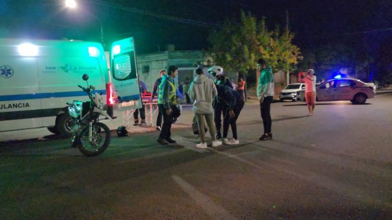 Triple choque de motos en General Pico deja a una joven herida