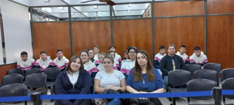 Educación + Justicia: alumnos del Colegio Secundario Agropecuario de Arata presenciaron un debate público en General Pico