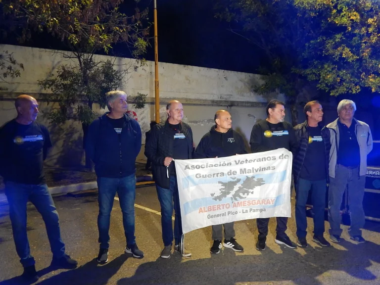 Esta noche podés acompañar a los Veteranos de Malvinas en una nueva vigilia