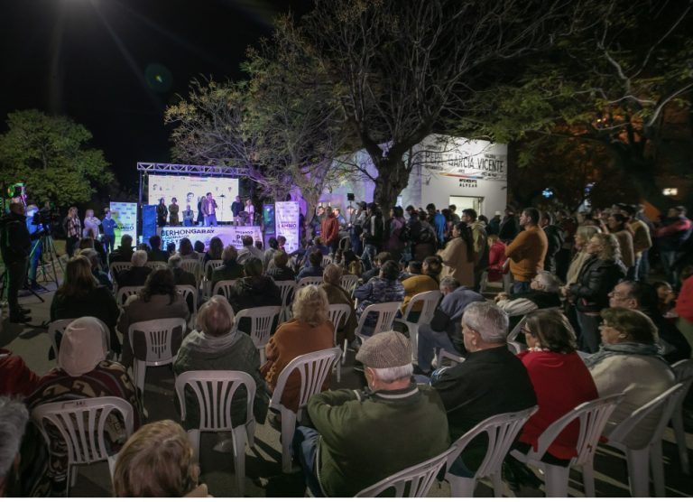 Berhongaray y Testa refuerzan campaña en Intendente Alvear: proponen ley de acceso a la información y equiparación para jubilados