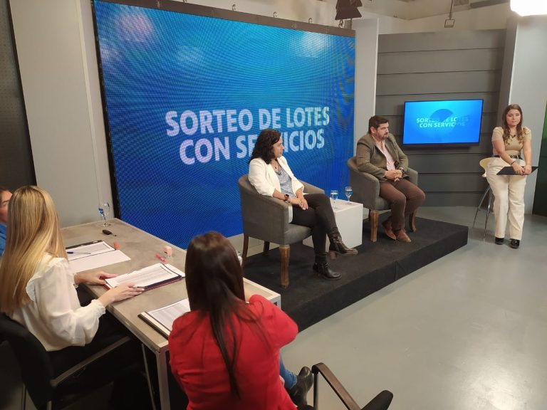 El IPAV adjudicó 45 lotes con servicios para Santa Rosa