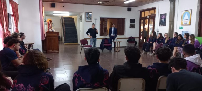 El fiscal general y el juez de control de General Pico instan a los estudiantes a un uso seguro de las redes sociales
