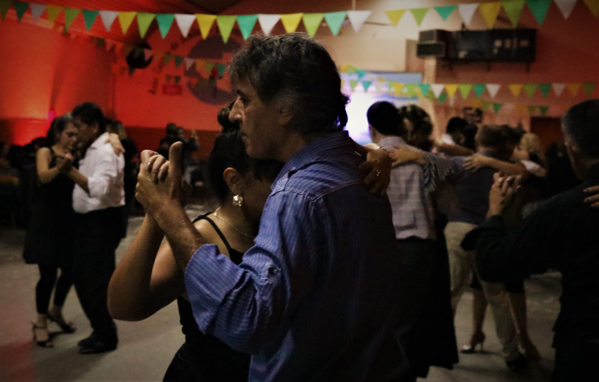 Santa Rosa recibe el primer festival de tango “Mano a mano”: compiten 52 parejas y esta noche será la final