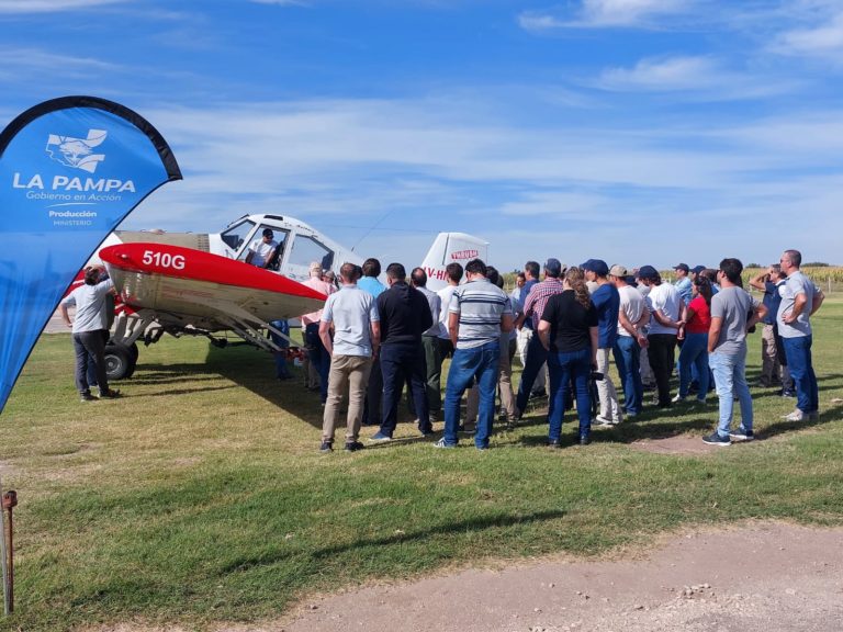 Jornada técnica en Intendente Alvear: Capacitación en aplicaciones aéreas de fitosanitarios para ingenieros agrónomos