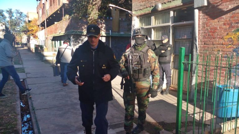 “Se encontró con el auto baleado”: fiscal Cupayolo informa sobre allanamientos en barrio Malvinas y dos detenidos