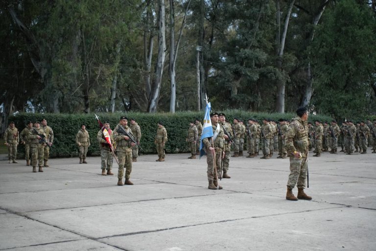 Conmemoración del Día del Ejército Argentino: Alonso encabezó el acto en el Regimiento de Caballería Tanques 13