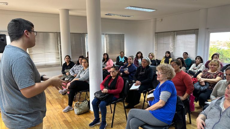 Éxito de asistencia en el taller ‘Atención centrada en la persona’: Cerrando la jornada de formación para el cuidado de personas mayores en General Pico