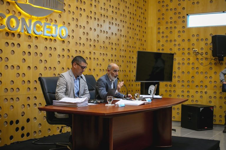 “Es considerable”, así describió Daniel López al aumento económico que sufrió el convenio  entre la Municipalidad y AADI – CAPIF que aprobó por mayoría el Concejo