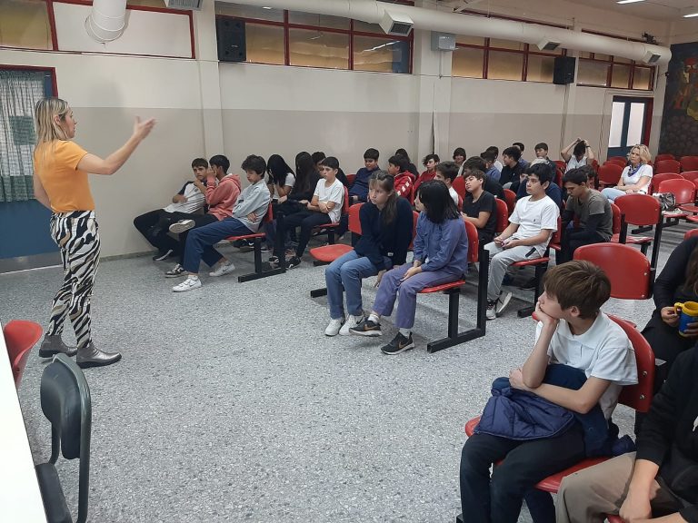 Estudiantes de Santa Rosa se informaron sobre ciberdelitos como Grooming y Sextorsión