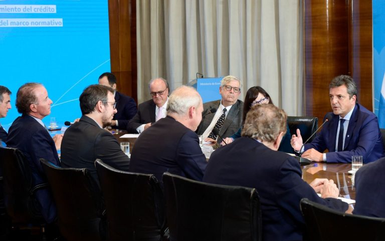 Sergio Massa anunció un aumento en los límites de las tarjetas de crédito para impulsar el consumo