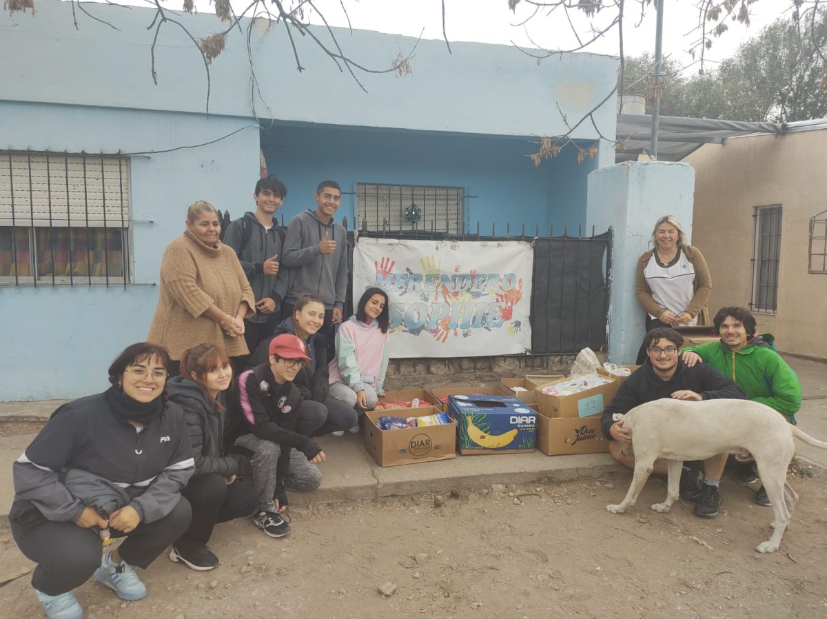 El Colegio Normal entregó alimentos no perecederos y elementos de higiene recolectados en la Jornada de Integración