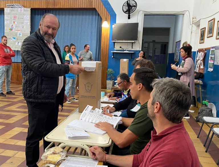 El senador Kroneberger votó en Colonia Barón