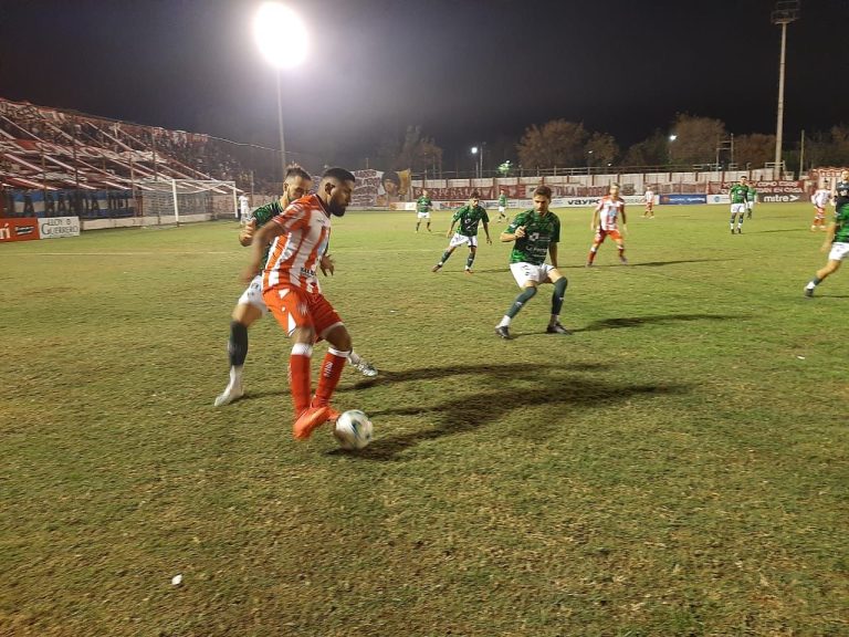 Ferro de Pico se trajo un buen empate de Mendoza y volvió a sumar tras 3 derrotas