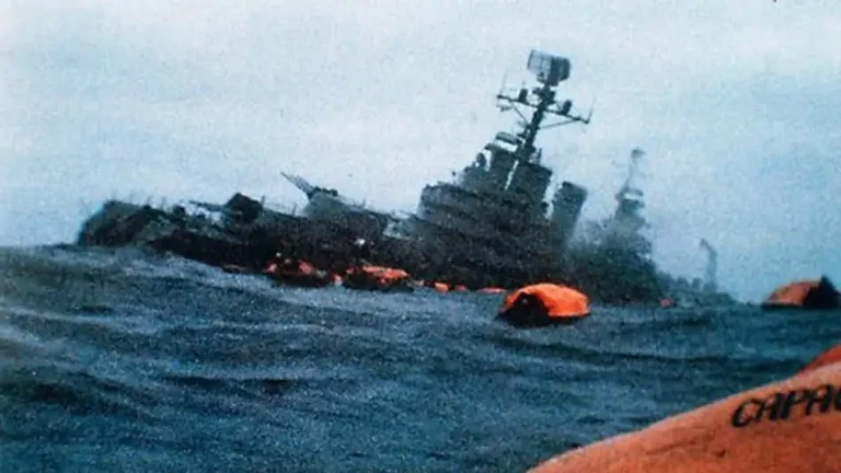 41 años del hundimiento del ARA General Belgrano: una herida abierta, las vidas perdidas y los actos de valentía de los jóvenes marinos argentinos sobrevivientes