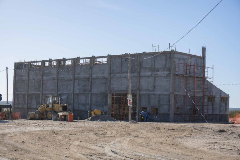 Se construye una nueva estación de bombeo en el Acueducto del Río Colorado para mejorar el acceso al agua potable en La Pampa