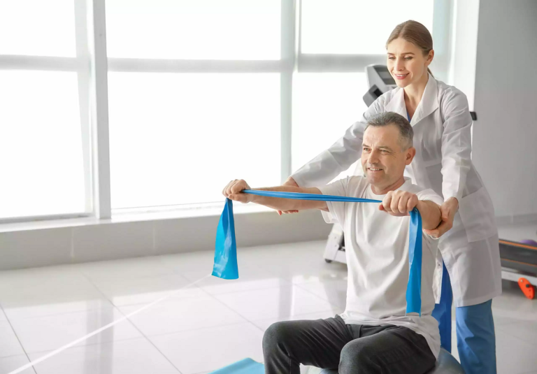 “Si no hay equilibrio, no hay una vida saludable”: La importancia de la rehabilitación vestibular