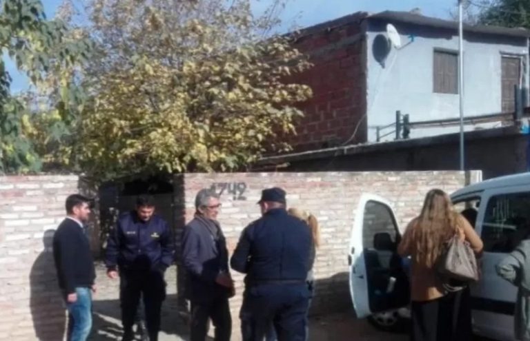 Santiago del Estero: un niño halló el cadáver de una bebé enterrada en el patio de su casa
