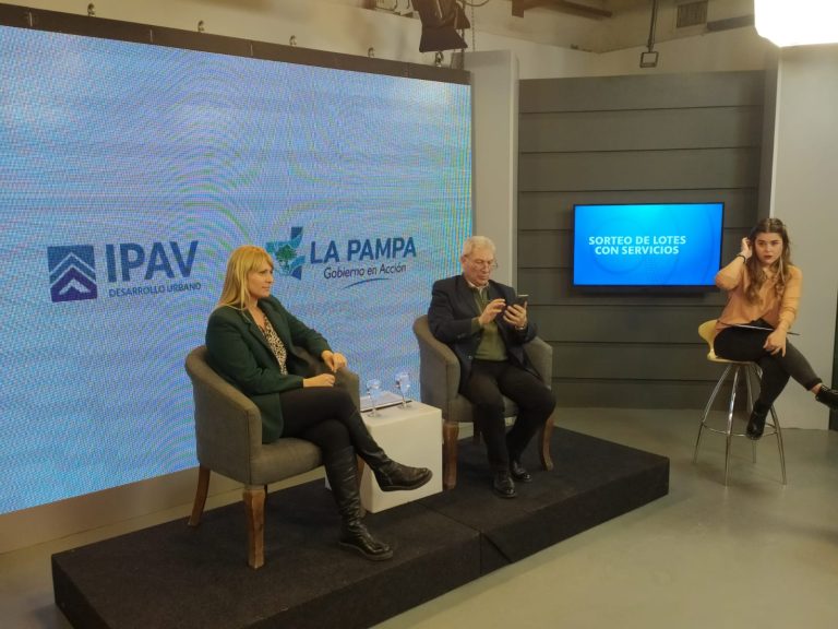 Hoy se adjudicaron otros 43 lotes con servicios en Santa Rosa y mañana será el sorteo de casas para General Pico