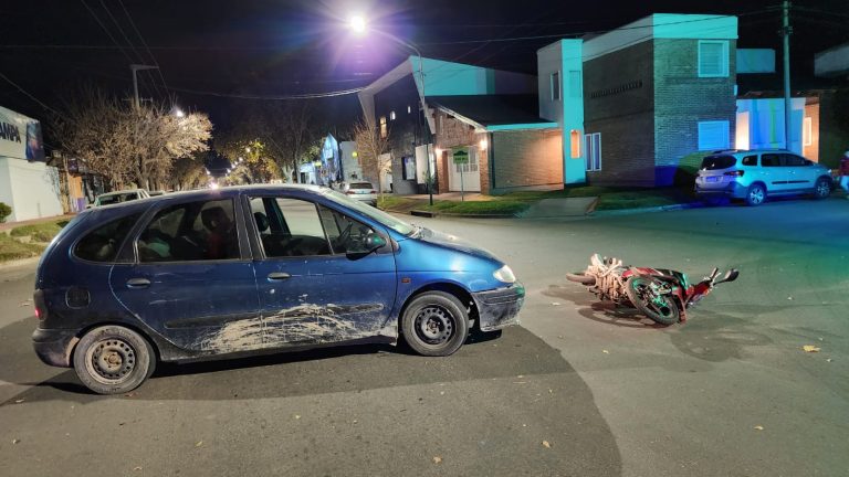 Siniestro vial en la intersección de las calles 107 y 22 deja a una mujer herida
