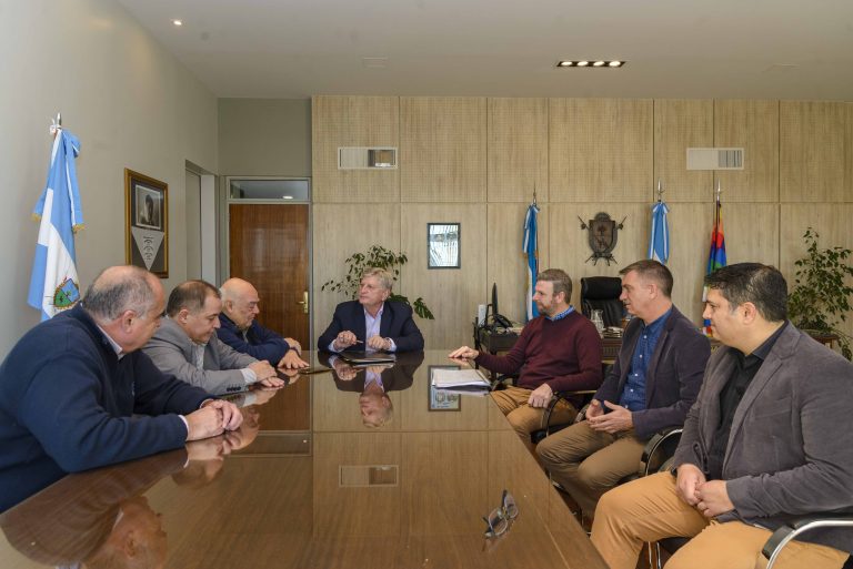 Luz y Fuerza calificó como “histórico” el nuevo organigrama de APE